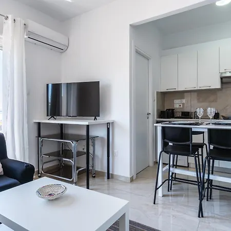 Lunar 1-bedroom * Larnaca